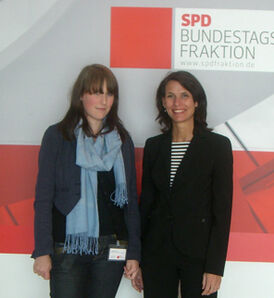 Isabel Henrich und Rita Schwarzelühr-Sutter MdB